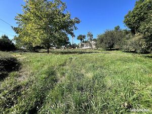 Terrain 895 m² AGEN-D'AVEYRON