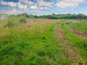 Terrain 1 005 m² Treffieux