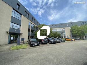 Bureaux 1 135 m²