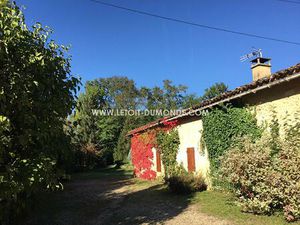 Ensemble immobilier de 255m2 avec piscine à 5 min de Périgueux.