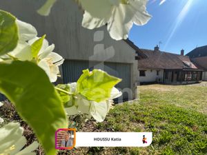 Ensemble de deux maisons situées dans un agréable village d