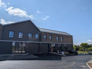 CELLULES NEUVES A LOUER DES 174 M²