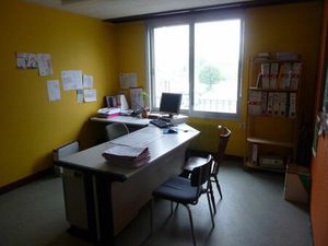 Location bureau 285m2 Rodez 12000 - 1438 € - Surface Privée