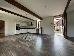 Longère rénové avec dépendances à retravailler - proximité zone industriel nord d'Amiens -