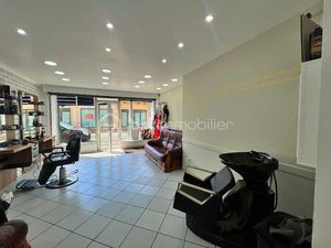 Local d'activités de 82 m² à La Chapelle-En-Serval