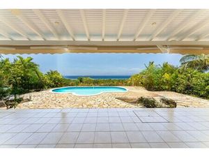 Maison contemporaine à vendre à Grand-Bourg