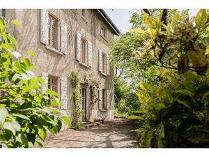 Vente maison 8 pièces 249 m² Neuville-sur-Saône (69250)