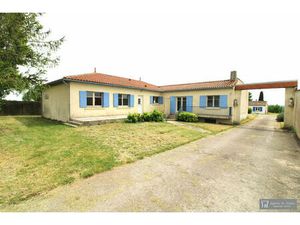 Vente maison 10 pièces 301m2 Chaniers 17610 - 349000 € - Surface Privée