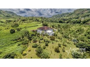 Vente villa 10 pièces 310 m² à Ducos (97224)  1 590 000 €