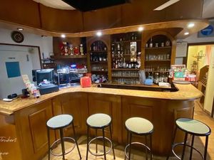 Vente locaux professionnels 200 m² à Rouperroux-le-Coquet (72110)  85 000 €