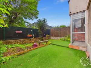 APPARTEMENT 2 PIECES VIDE REZ-DE-JARDIN - 1 CHEMIN DE L'OLIVAIE - LA TRINITE