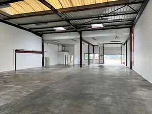 Location local d'activités LE BLANC MESNIL 1 612 m²