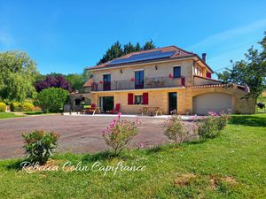 Maison à vendre AUBAS 9 pièce(s) 199m2 395 680€