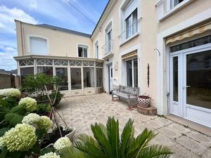Vente maison 8 pièces 208 m² à Nogent-sur-Loir (72500)  198 600 €