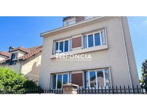 PROXIMITE CENTRE-VILLE  ECOLES  COMMERCES ET TRANSPORTS