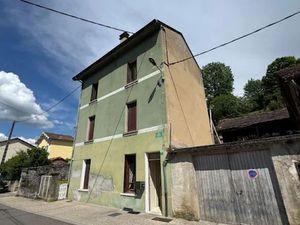 Vente maison 6 pièces 130 m² à Saint-Jean-en-Royans (26190)  174 500 €