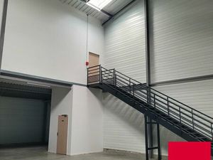 Location local commercial 328m2 Pau 64000 - 2250 € - Surface Privée