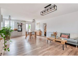 Vente maison 5 pièces 110 m² à Saint-clement-de-la-place (49370)  280 600 €