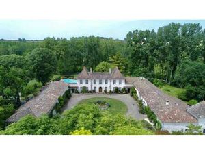 Maison de luxe à vendre à Beaumont-du-Périgord : 990 000€ | 810m²