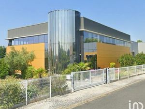 Local 2026 m² DESCARTES