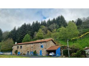 A 8 km de Riotord 43220 secteur Clavas ferme rénovée de 189m² + dépendances sur 5310m² de 