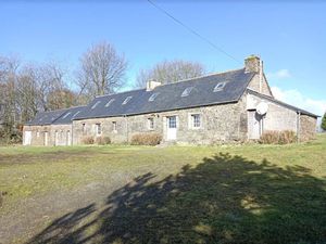 Vente maison 5 pièces 200 m² à Cléden-Poher (29270)  199 000 €