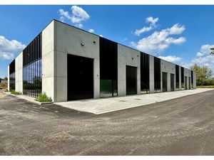 Showroom avec espace de stockage à louer – Enghien