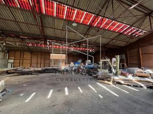 A LOUER / STOCKAGE ET BUREAUX 2880 m2 / FLEURY SUR ANDELLE -