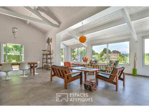 Maison contemporaine avec vue sur une nature préservée
