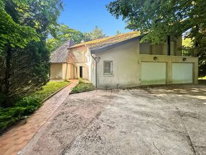 A RENOVER - PROPRIETE A FORT POTENTIEL