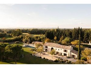 Maison de 8 pièces de luxe en location Saint-Rémy-de-Provence  Provence-Alpes-Côte d'Azur