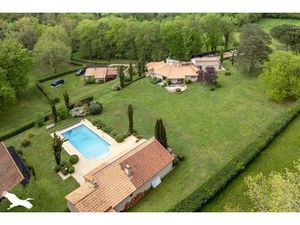 Vente maison 8 pièces 216 m² à Sarliac-sur-l'Isle (24420)  565 380 €