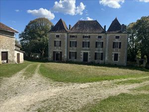 Vente maison 18 pièces 587 m² à Varaignes (24360)  595 650 €