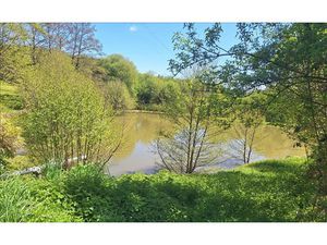 Vente terrain 2348 m² à Pierrefitte-sur-Seine (19450)  18 000 €