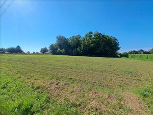 Vente terrain 2400 m² à Sarlande (24270)  23 300 €