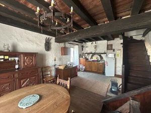 Maison atypique en pierres