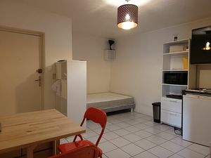 SPECIAL INVESTISSEURS - STUDIO meublé loué - 18.41 m² carrez - PROCHE GARE/CHU