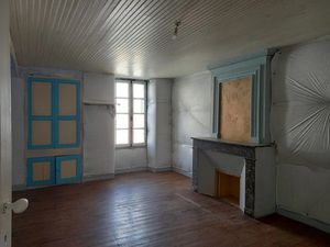 Vente maison 5 pièces 120 m² à Nieul-le-Virouil (17150)  61 325 €