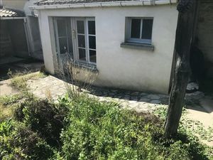 Vente maison 4 pièces 123 m² à Saint-Hilaire-de-Villefranche (17770)  50 625 €