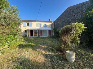 Vente maison 4 pièces 120 m² à La Jarrie-Audouin (17330)  88 000 €