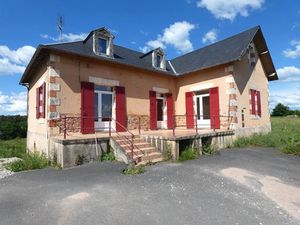 Vente maison 4 pièces 94 m² à Hautefort (24390)  168 000 €