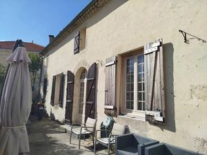 Vente maison 5 pièces 145 m² à Saint-Germain-d'Esteuil (33340)  99 372 €
