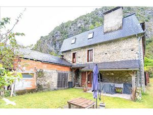 Vente maison 5 pièces 218 m² à Saint-Béat (31440)  139 700 €