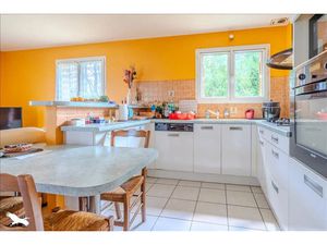 Vente maison 4 pièces 89 m² à Saint-Germain-d'Esteuil (33340)  218 325 €