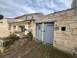 Vente maison 5 pièces 135 m² à Plassay (17250)  202 350 €