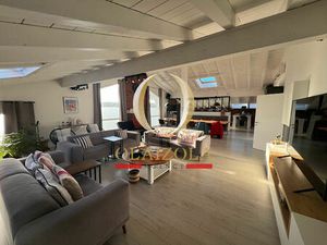 Ascain-Murs: Local d'activité  Showroom -logement