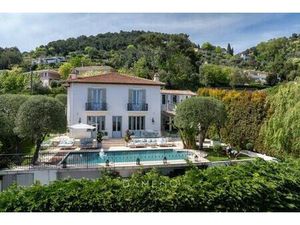 Maison de luxe de 12 pièces en location à Èze  France