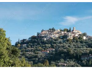 Vente terrain 1872 m² à Coaraze (06390)  66 000 €