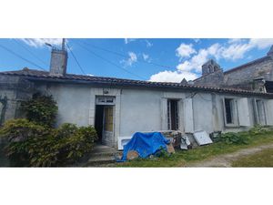 PROCHE JARNAC 16200 Maison en pierres à rénover entièrement