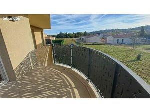 Soleil toute la journée. Pas de voisin à droite ni à gauche